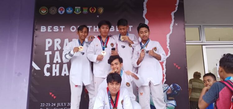 Koleksi Enam Medali, Tim Taekwondo Al-Bayan Anyer Berjaya di Prabu Challenge
